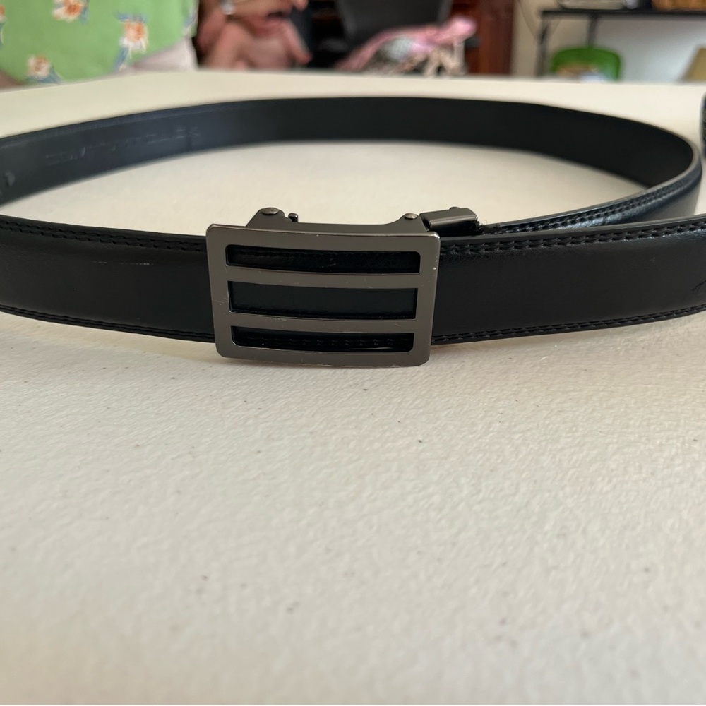 Men's adjustable Black Leather Belt